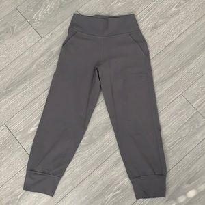 LULULEMON - ALIGN JOGGER CROP 23” - SIZE 4 - GREY